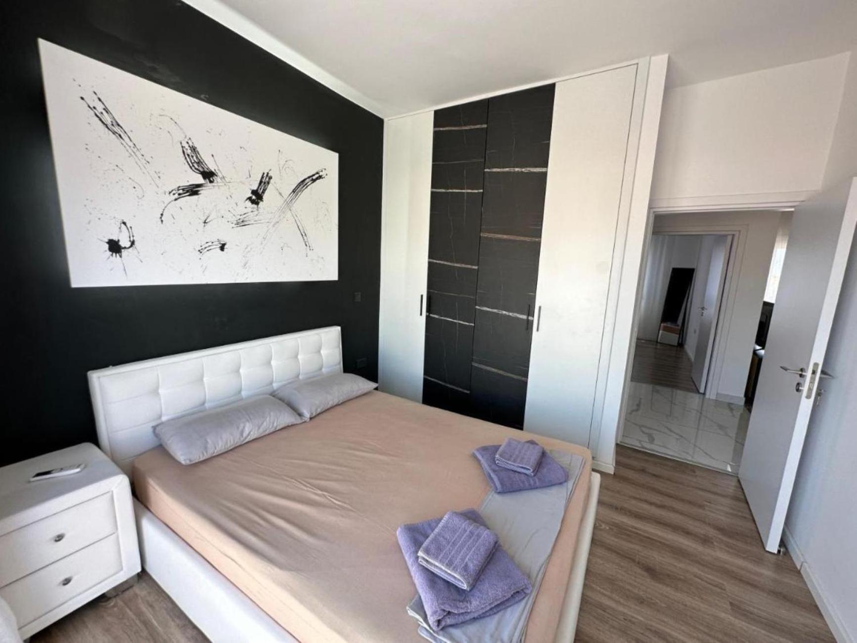 H&O Boulevard Breeze Apartment! Paphos Bagian luar foto