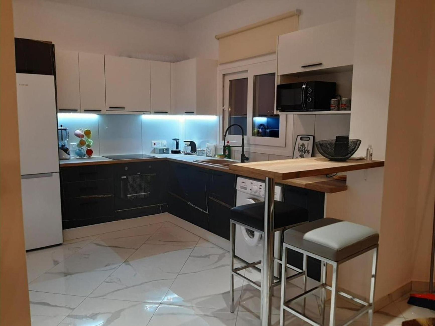 H&O Boulevard Breeze Apartment! Paphos Bagian luar foto