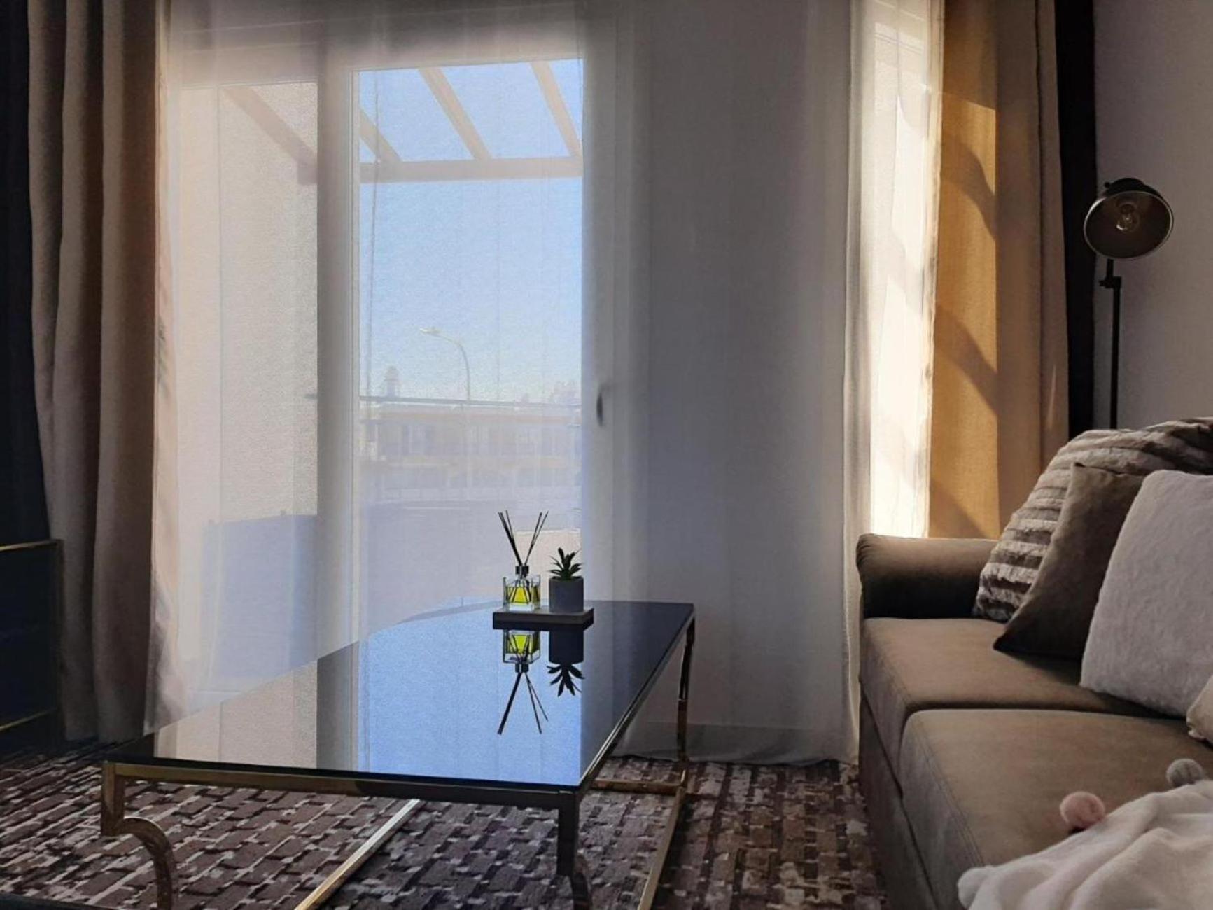 H&O Boulevard Breeze Apartment! Paphos Bagian luar foto